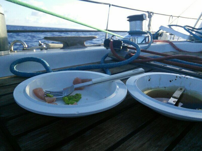 empty-plates-with-view